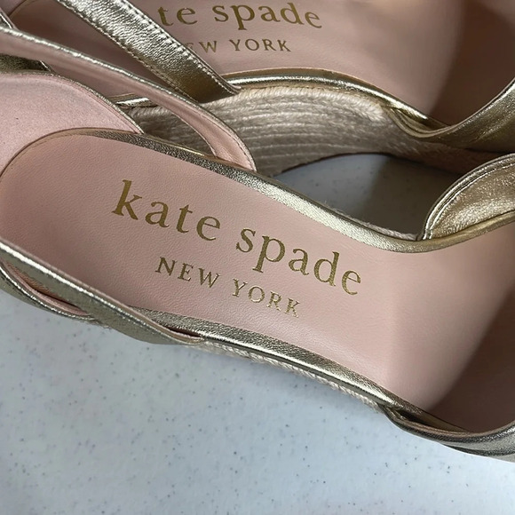 kate spade New York Wedge Sandals Sz. 9.5 Pale Gold - Picture 7 of 11